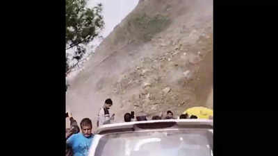 Uttarakhand-Landslide-blocks-all-weather-road-in-Pithoragarh