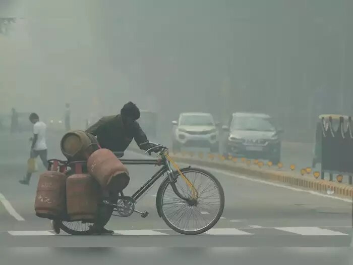 man-carrying-lpg-cylinder (1)